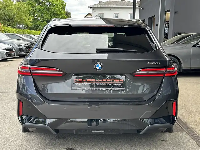 BMW 520 i Touring M-Paket PRO Aut. / AHK / Pano / Iconi... Ansicht 9