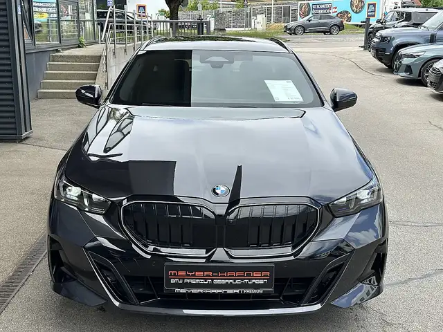 BMW 520 i Touring M-Paket PRO Aut. / AHK / Pano / Iconi... Ansicht 3