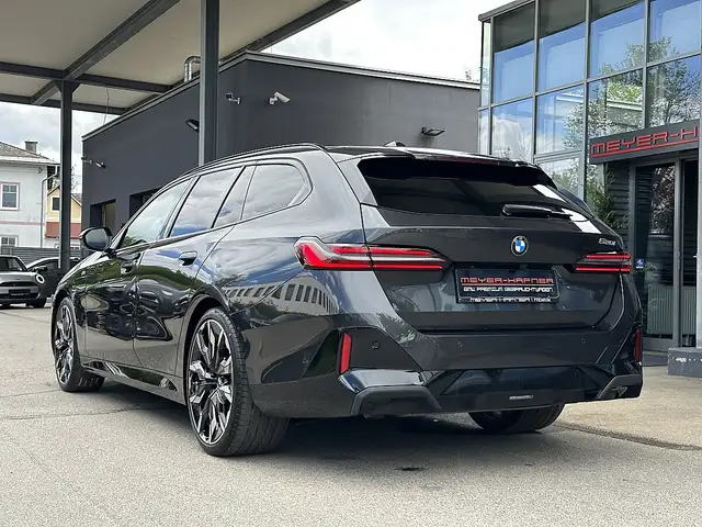 BMW 520 i Touring M-Paket PRO Aut. / AHK / Pano / Iconi... Ansicht 8