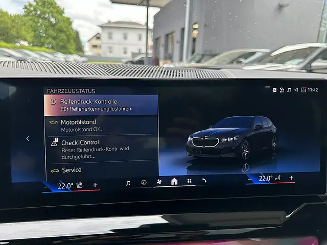 BMW 520 i Touring M-Paket PRO Aut. / AHK / Pano / Iconi... Ansicht 35