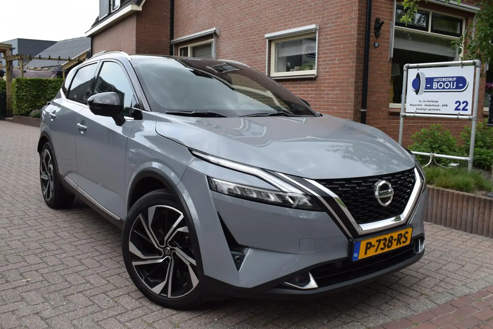 Nissan Qashqai 1.3 MHEV Xtronic Tekna Plus AUTOM /ADAP CRUISE/PAN Grey - 2