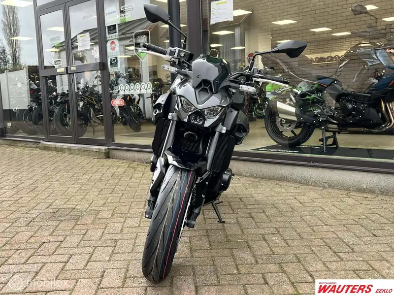Kawasaki Z 900 - foto 2