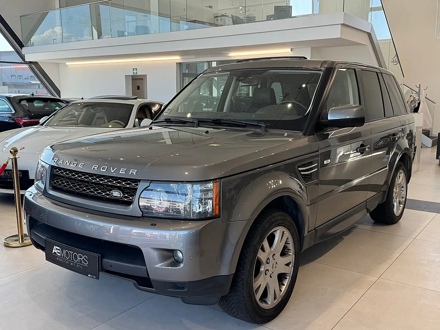 Land Rover Range Rover Sport 3,0 TdV6 HSE DPF // VOLL // KREDIT // AHK // Grijs - 2