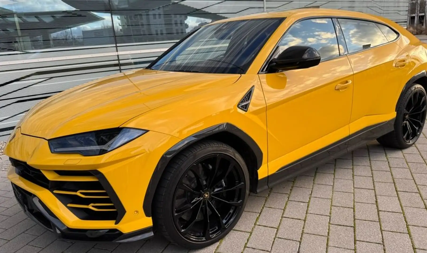 Lamborghini Urus 4.0 V8 Aut. Amarillo - 2