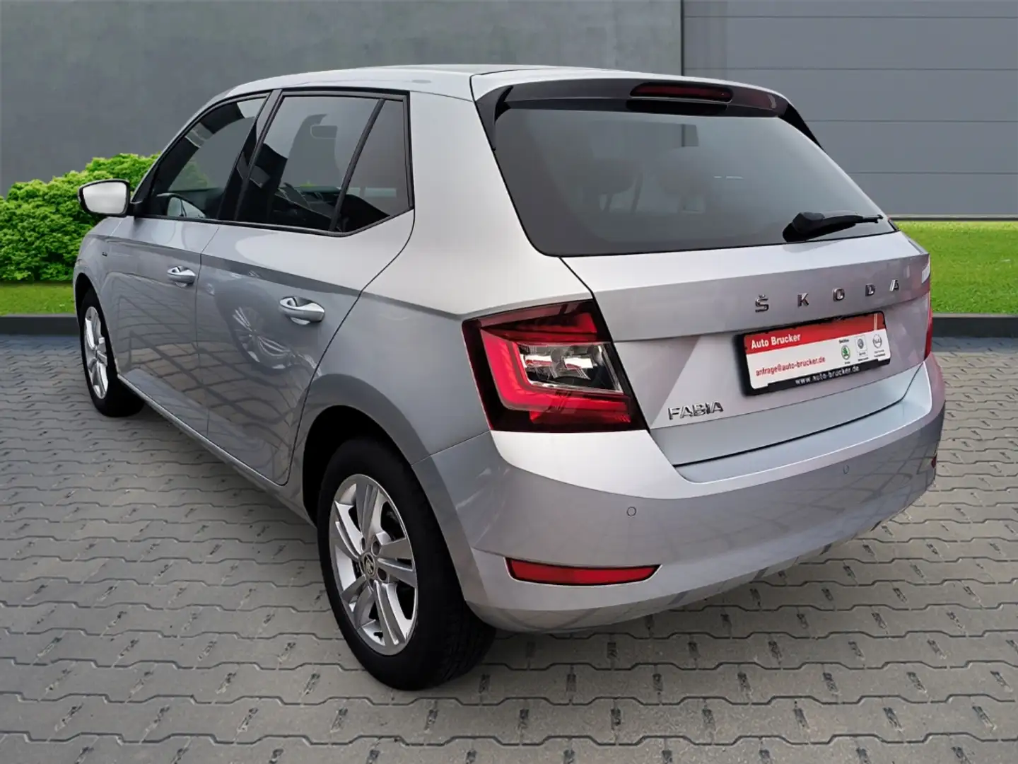 Skoda Fabia Ambition 1.0 TSI+Alufelgen+Navi+Panoramadach+Klima Ezüst - 2