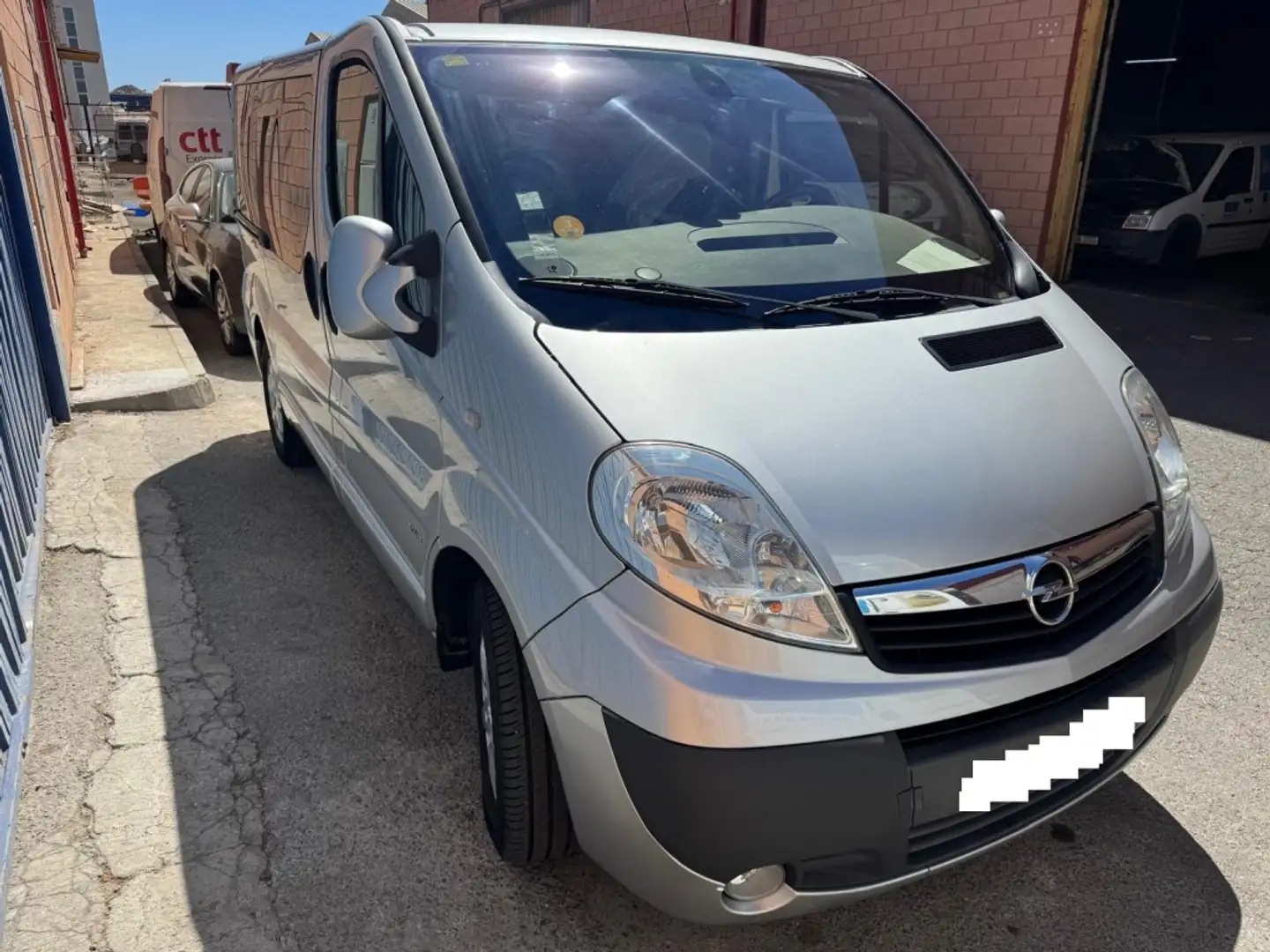 Opel Vivaro Tour Cosmo 2.0CDTI 27 L1H1 Gris - 2