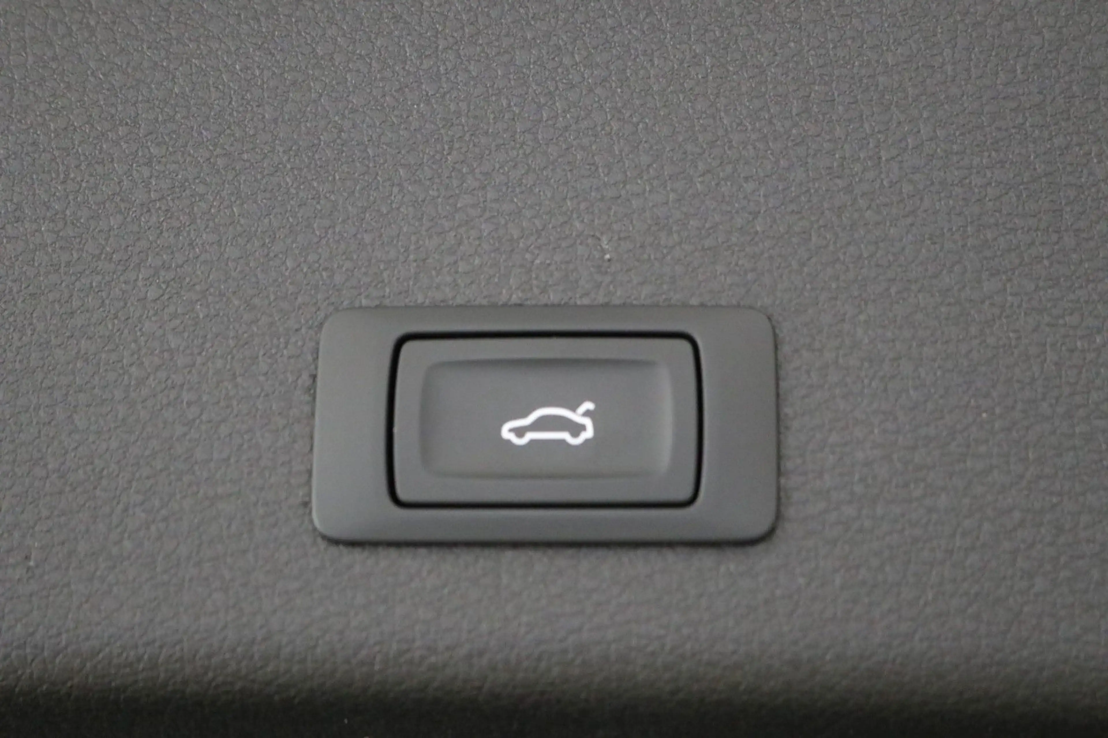 Audi e-tron 55 q. S-Line Black Edition AHK Pano Luft — photo 7