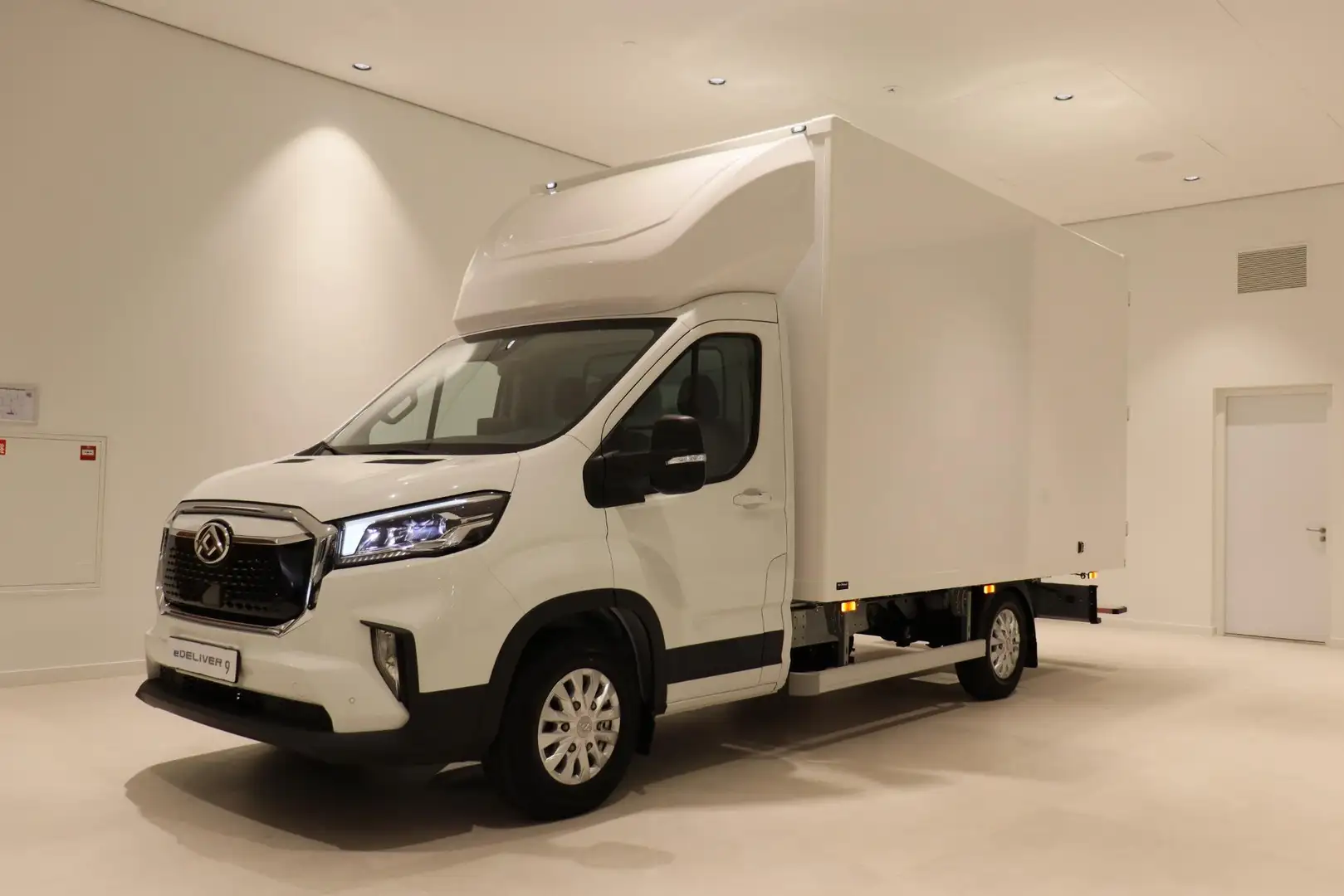 Maxus eDeliver 9 L3 Citybox 65 kWh | Direct Leverbaar! | OP = OP | Wit - 1
