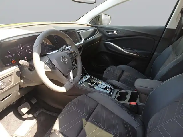 Opel Grandland X view 11