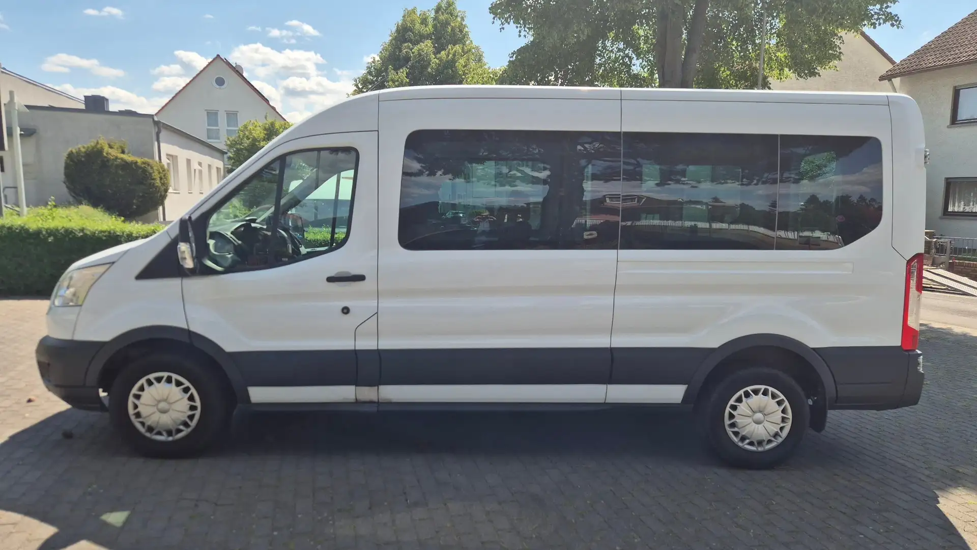 Ford Transit Bus Weiß - 2