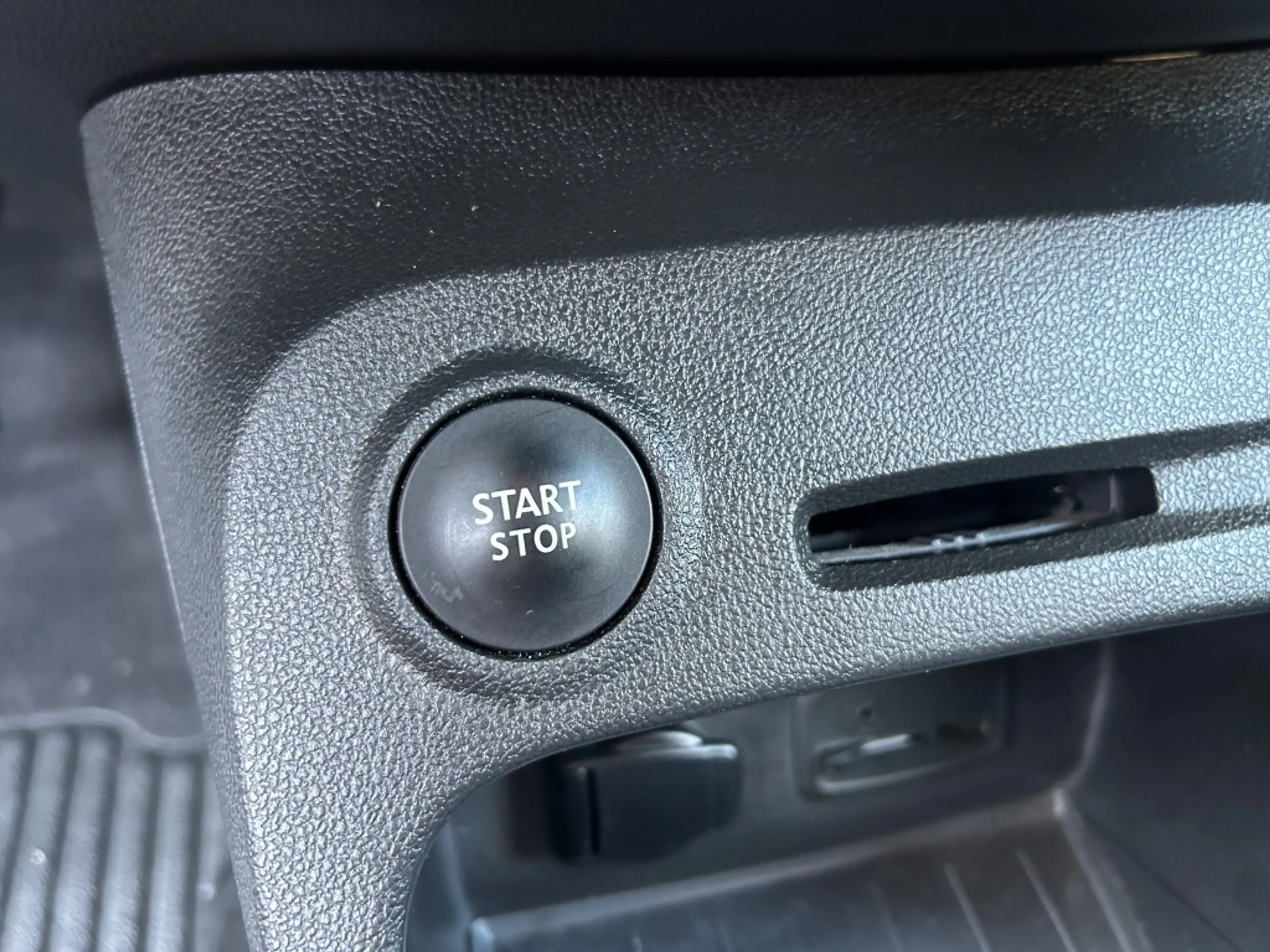 Renault Captur 0.9 TCe Intens — photo 41