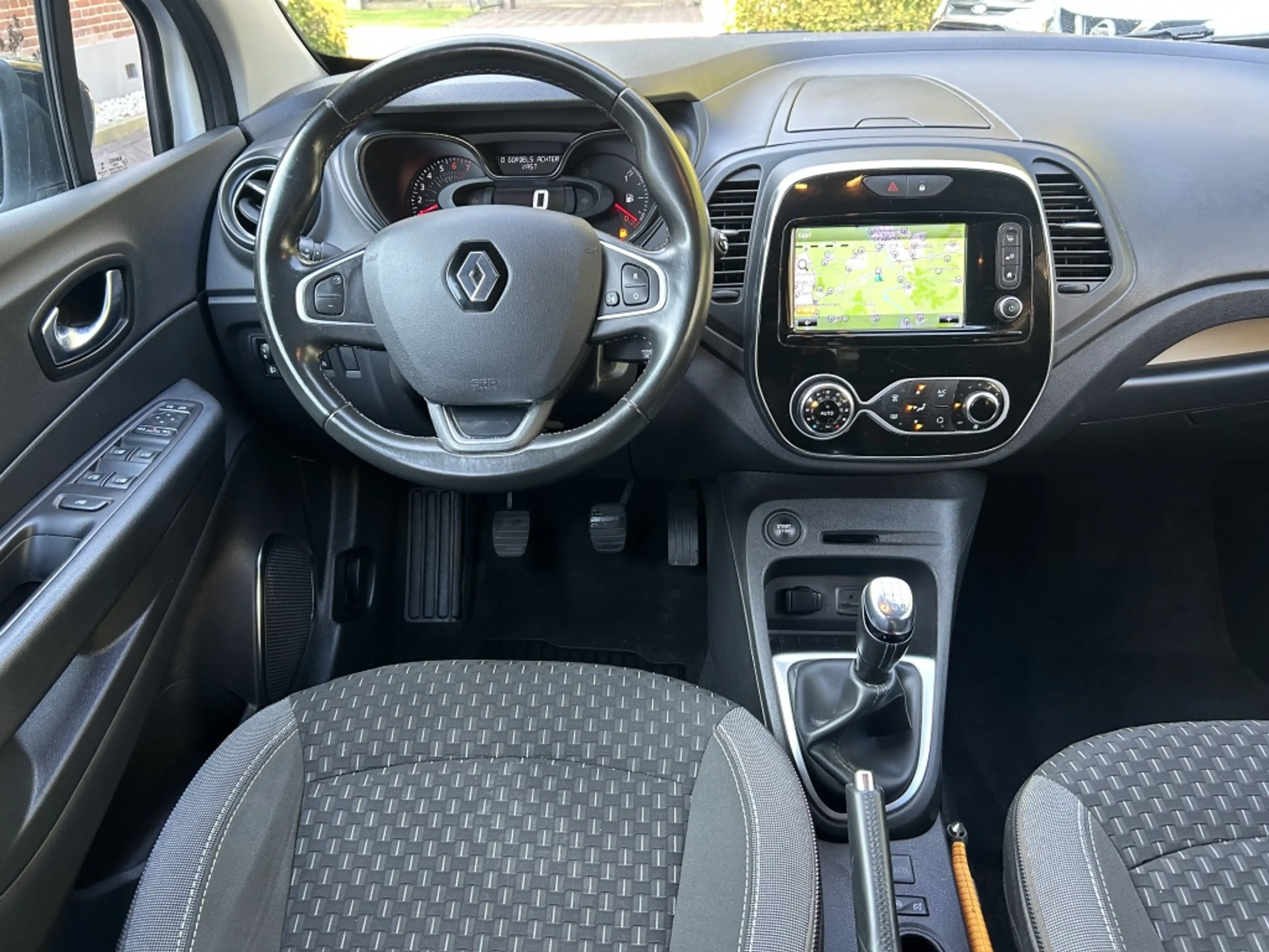 Renault Captur 0.9 TCe Intens — photo 2
