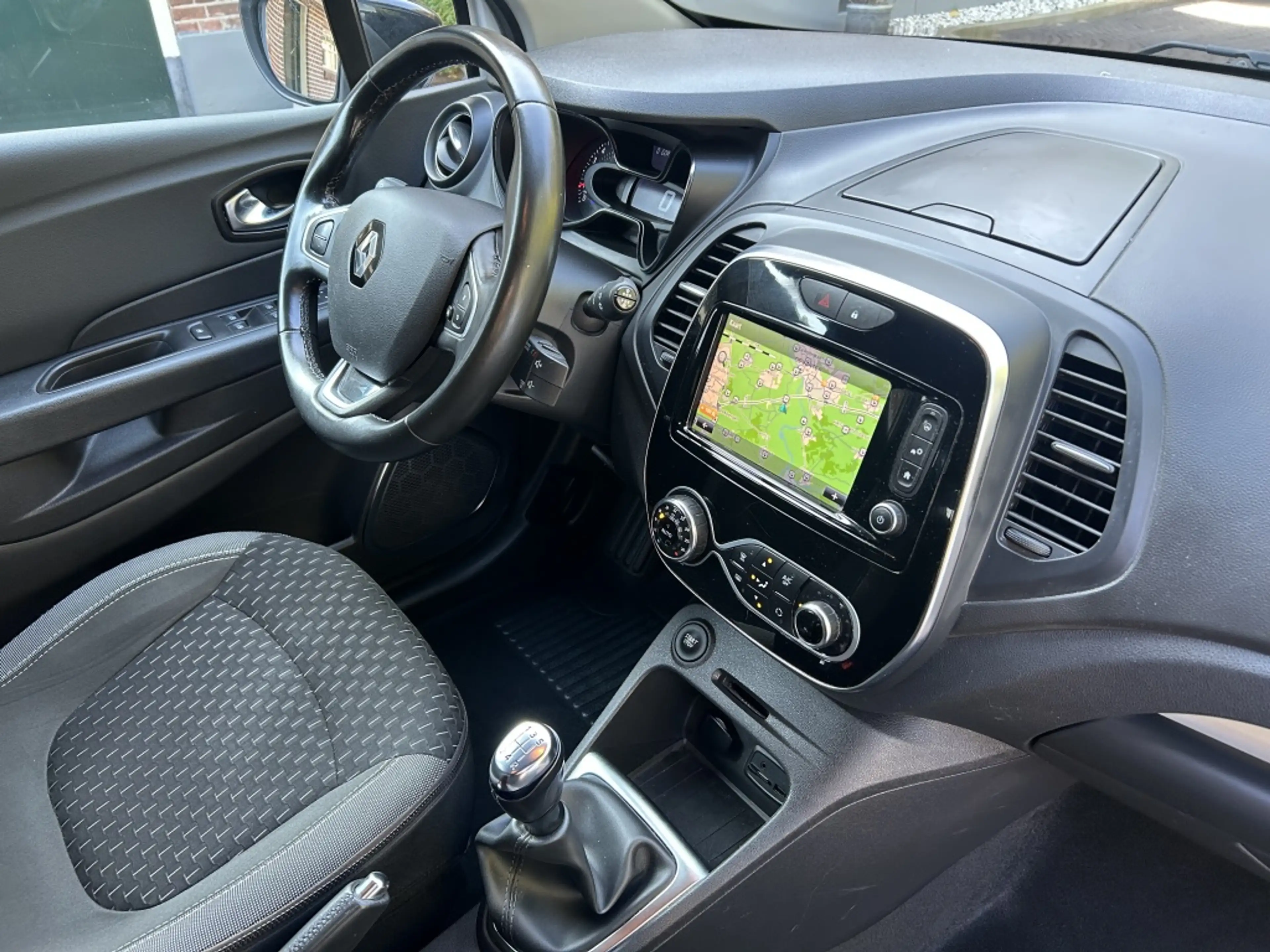 Renault Captur 0.9 TCe Intens — photo 5