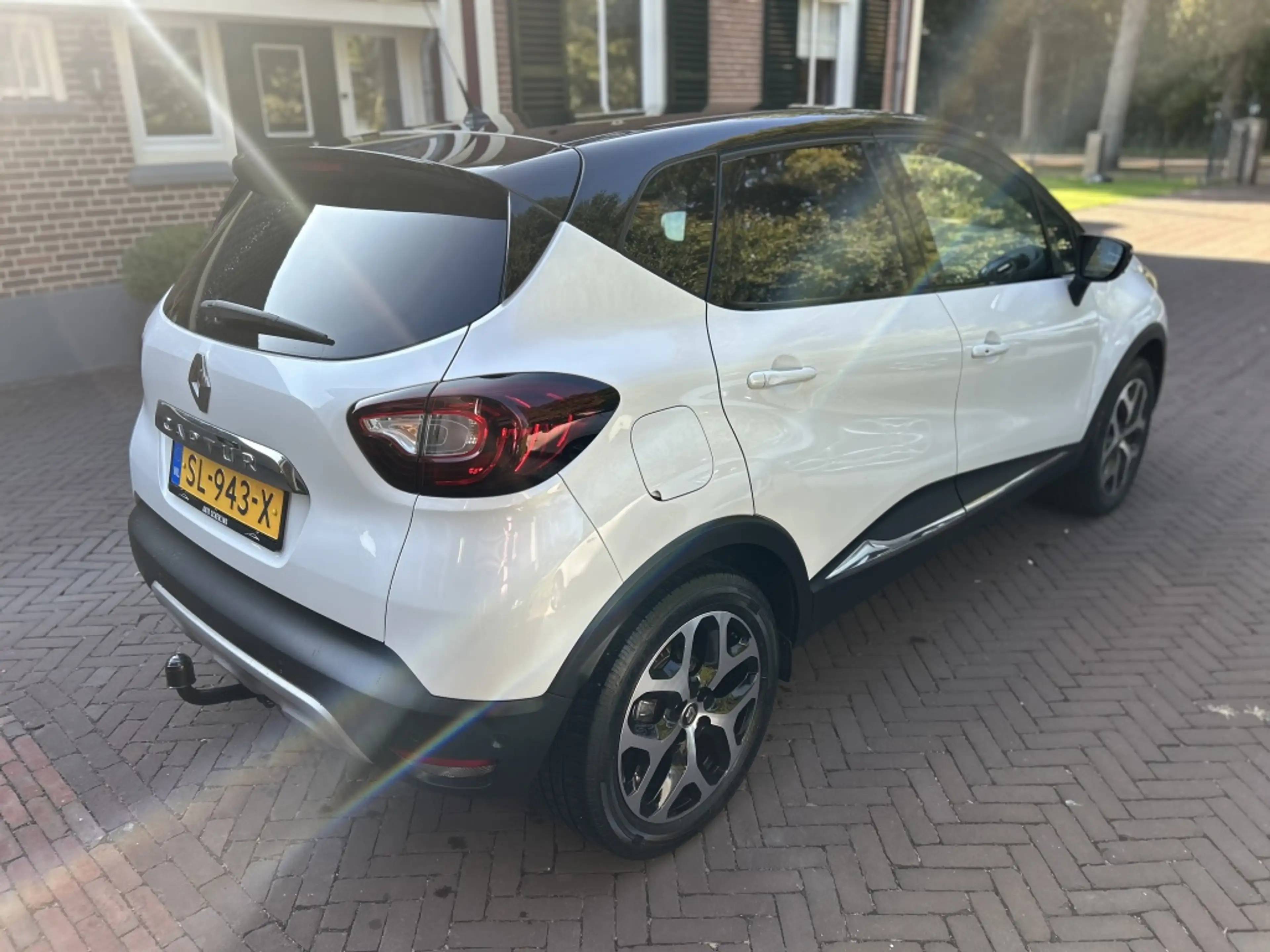 Renault Captur 0.9 TCe Intens — photo 3