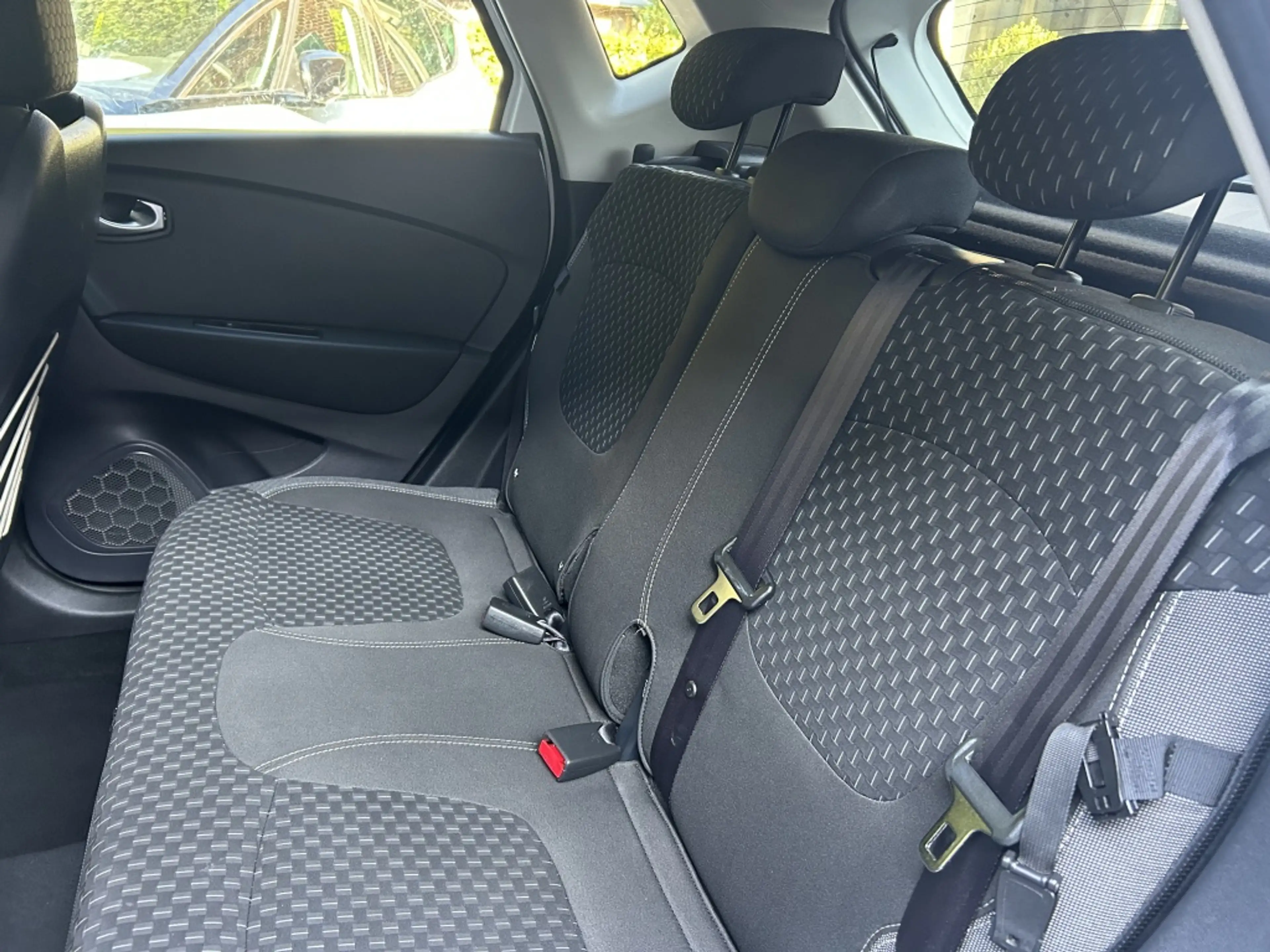 Renault Captur 0.9 TCe Intens — photo 17