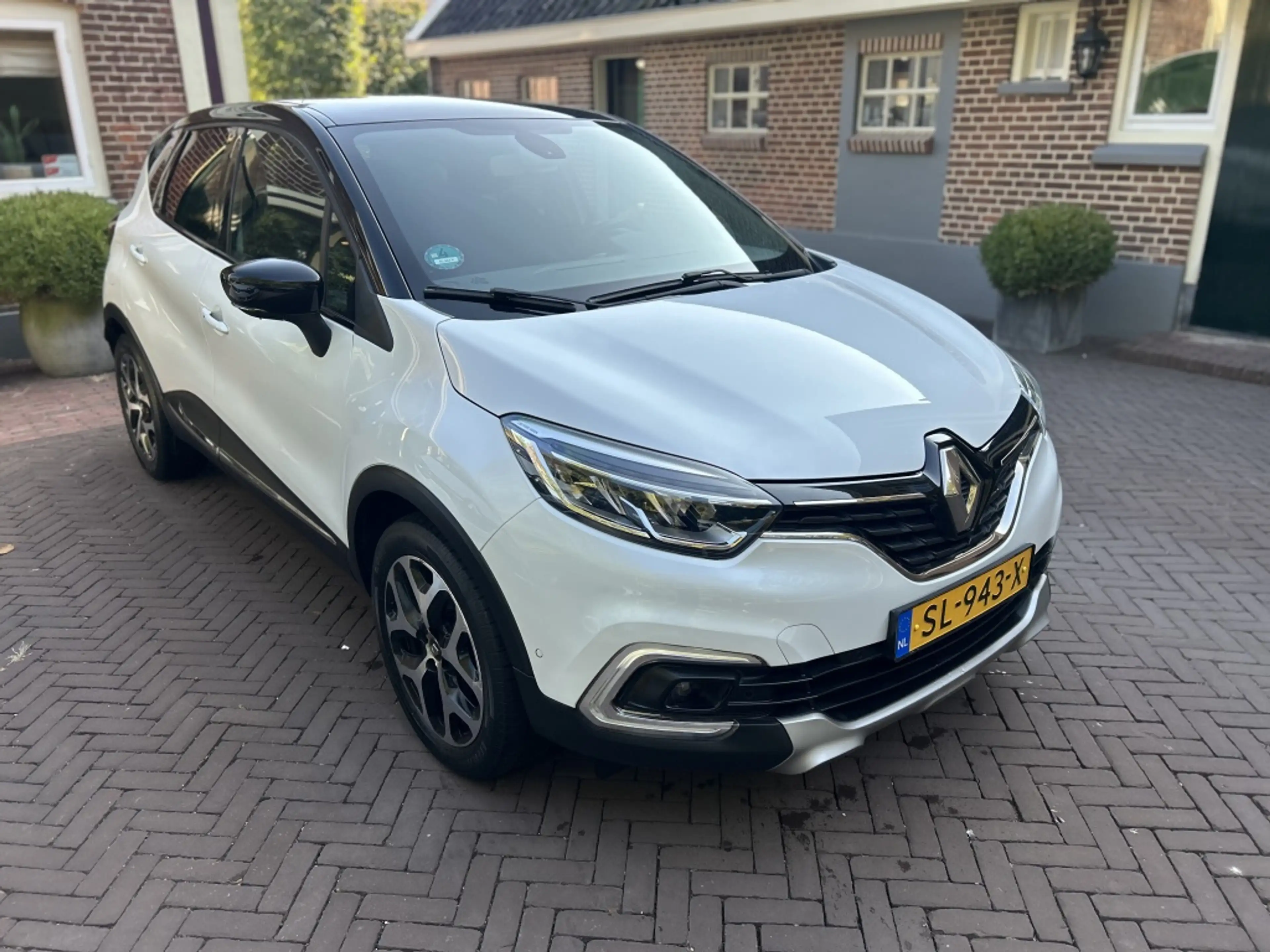 Renault Captur 0.9 TCe Intens — photo 8