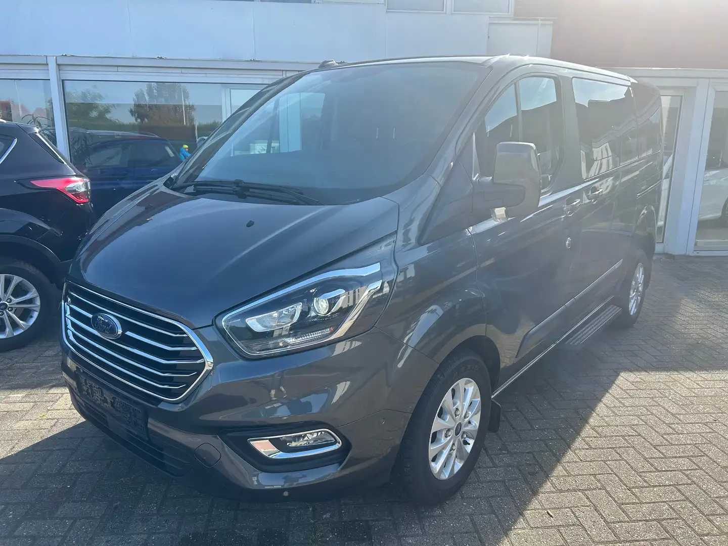 Ford Transit Custom 320 L1 Tourneo Trend Grau - 1