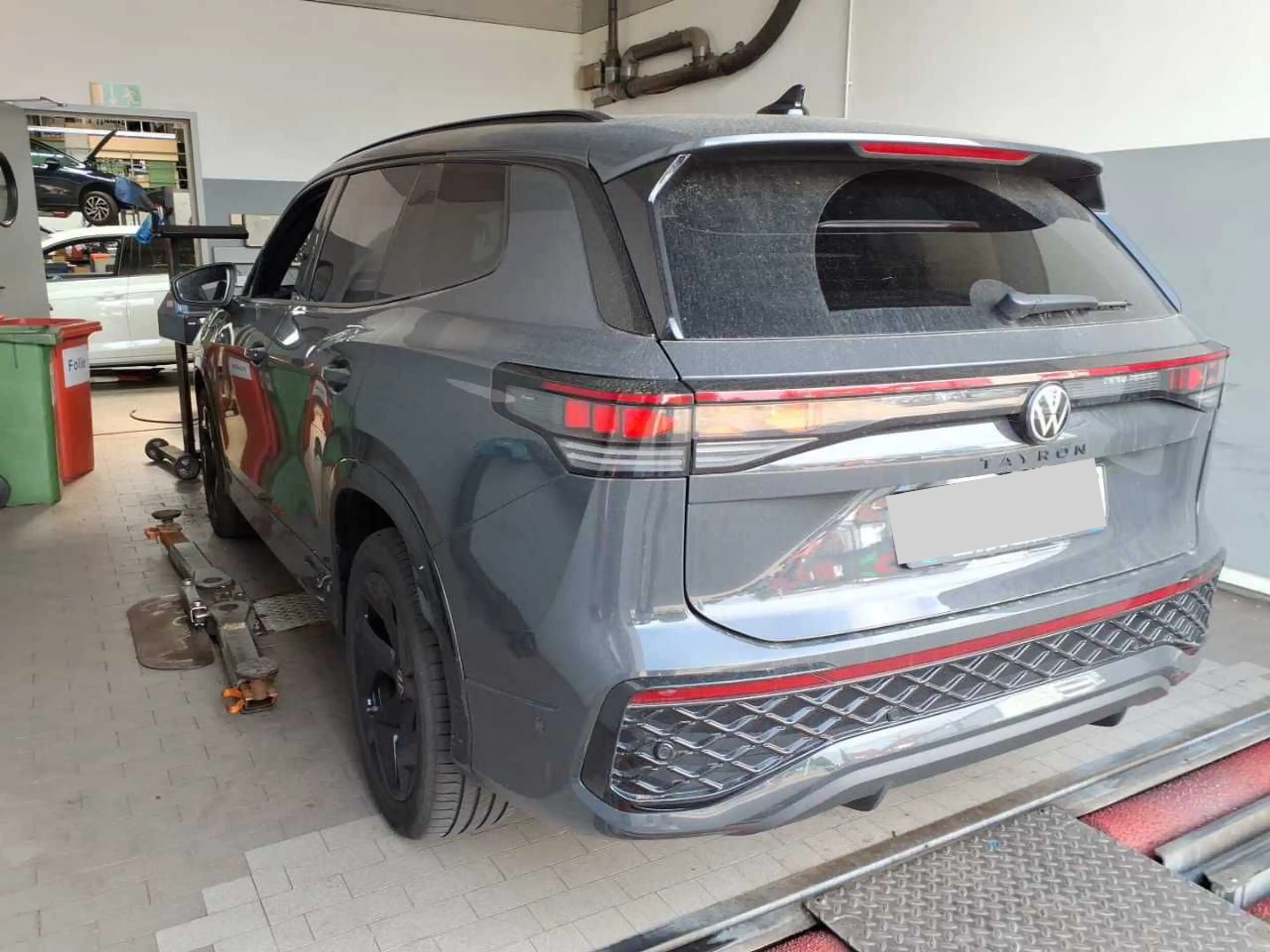 Volkswagen Tayron 1.5 TSI eHybrid R-Line DCC AHK 360° Harma — photo 4