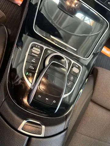 Mercedes-Benz E view 12