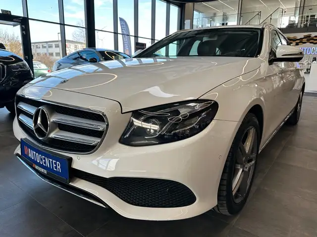 Mercedes-Benz E view 4