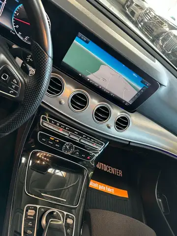 Mercedes-Benz E view 11