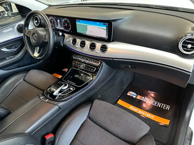 Mercedes-Benz E view 8