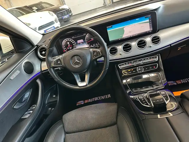 Mercedes-Benz E view 6