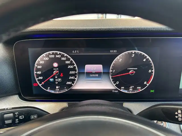 Mercedes-Benz E view 13
