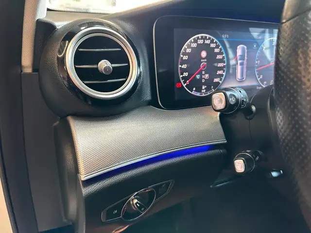 Mercedes-Benz E view 10