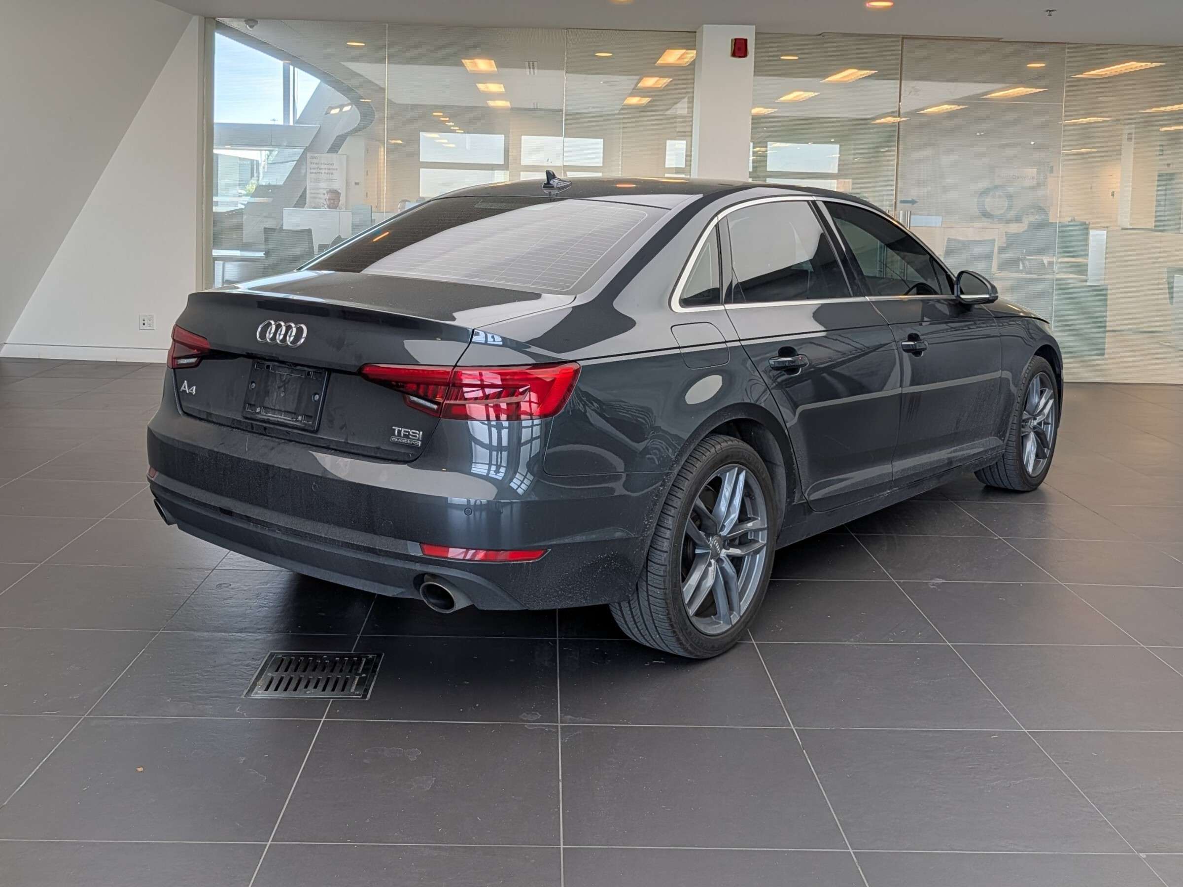 2017 Audi A4 Technik Quattro | Advanced Driver Assistance alt 3