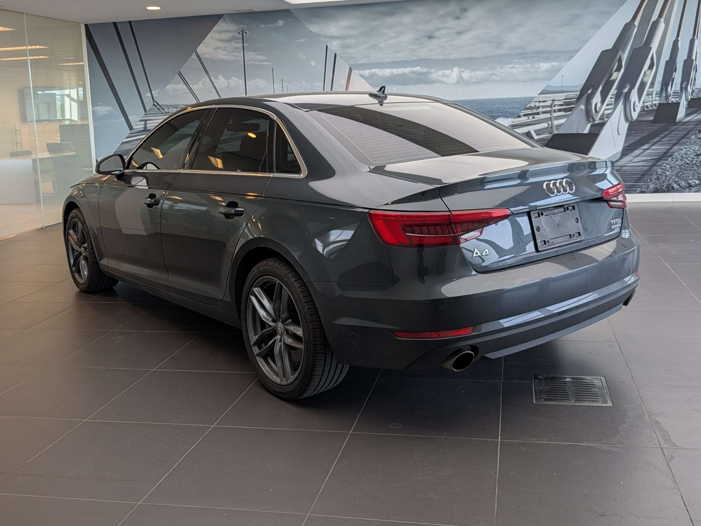 2017 Audi A4 Technik Quattro | Advanced Driver Assistance alt 5