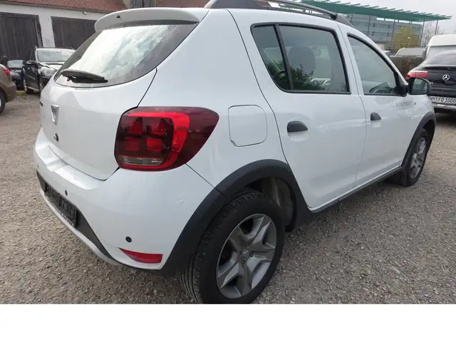 Dacia Sandero Stepway view 4