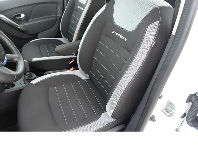 Dacia Sandero Stepway view 9