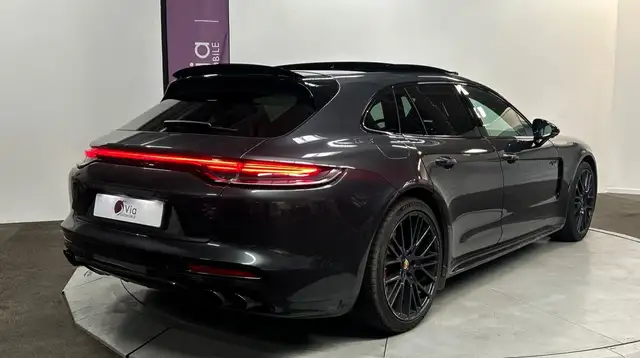 Porsche Panamera view 4