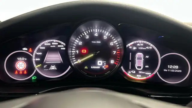 Porsche Panamera view 21