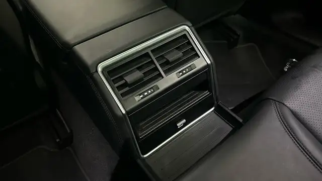 Porsche Panamera view 19