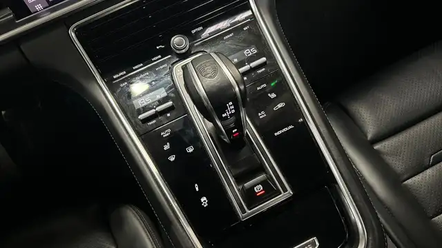 Porsche Panamera view 16