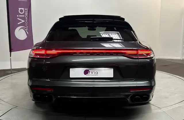 Porsche Panamera view 5