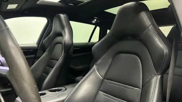 Porsche Panamera view 11