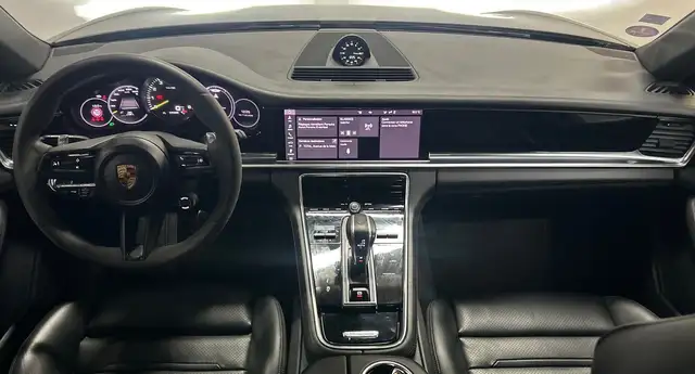 Porsche Panamera view 9