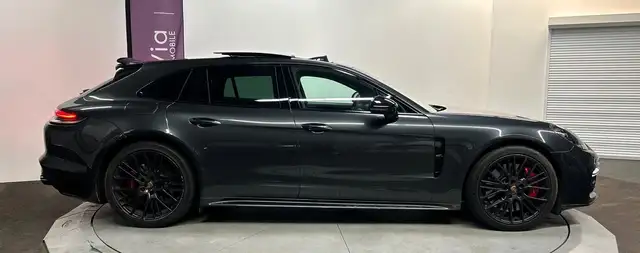 Porsche Panamera view 7