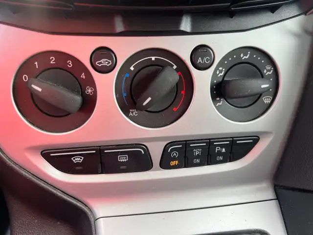 Ford Focus view 14