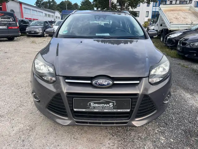 Ford Focus view 2
