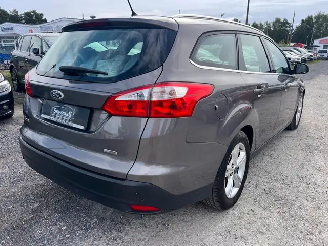 Ford Focus view 4