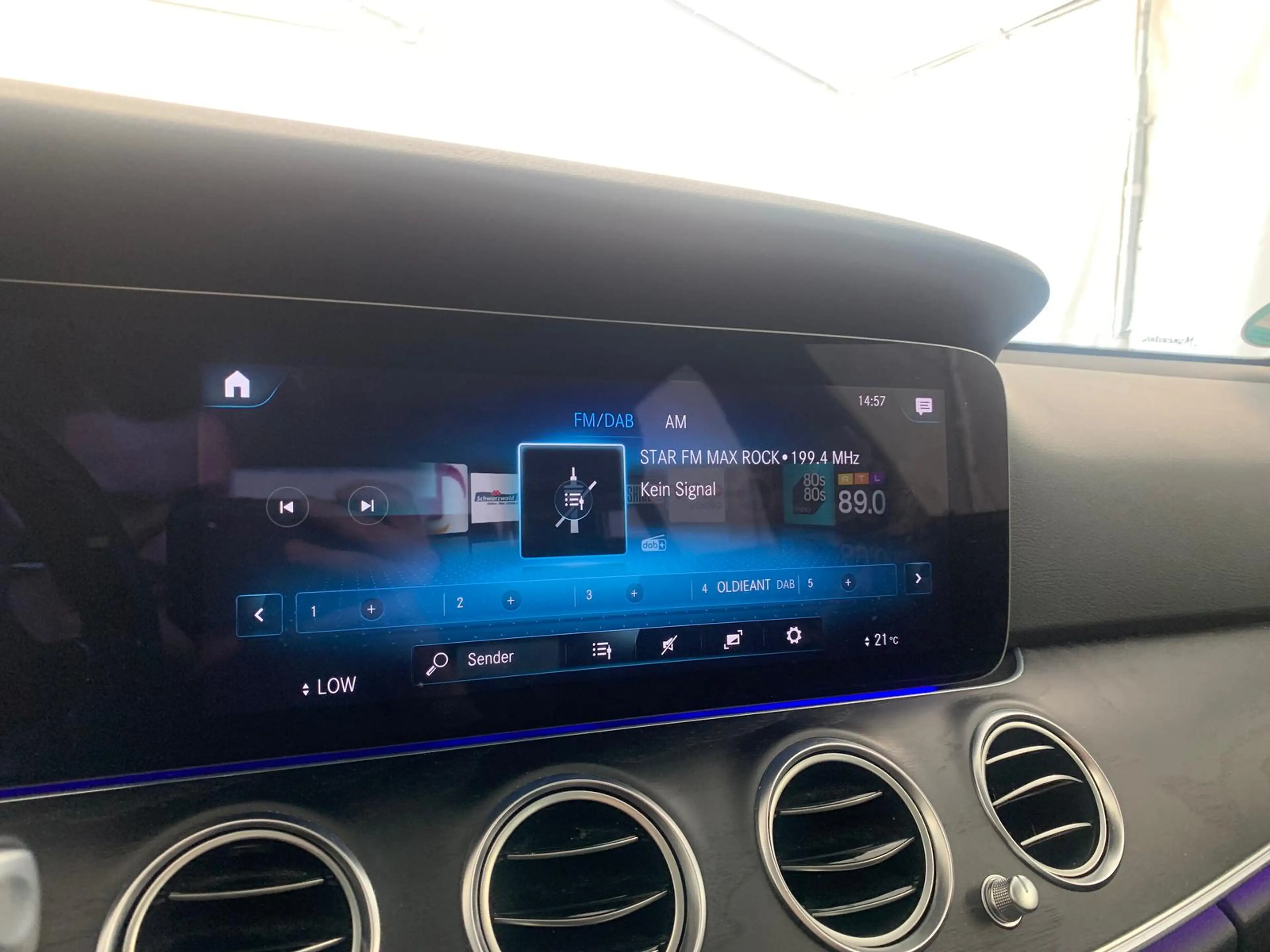 Mercedes-Benz E 400 E400 Avantgarde Voll-Leder Distr+ SiKlima Glasd. — photo 11
