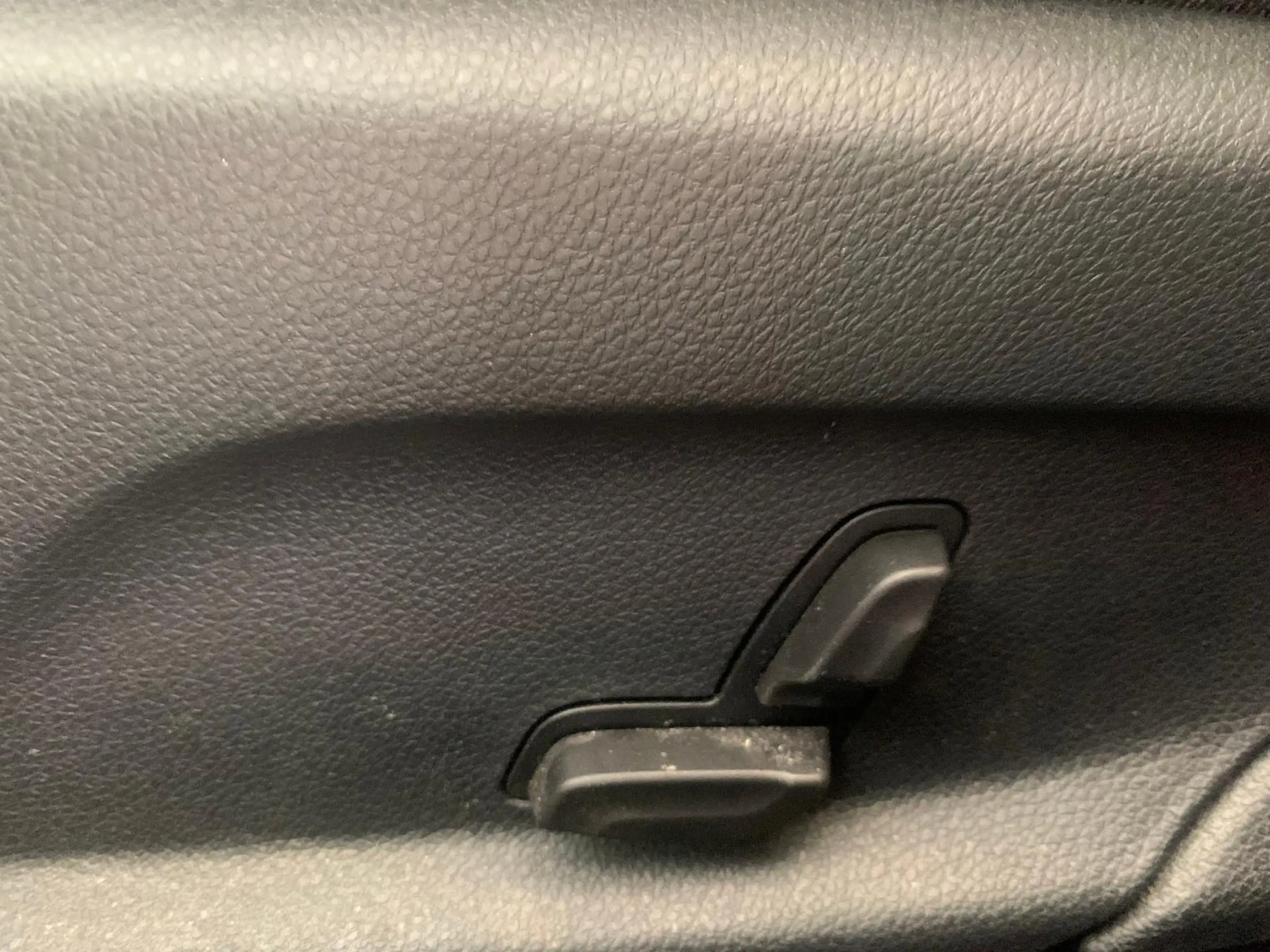 Mercedes-Benz E 400 E400 Avantgarde Voll-Leder Distr+ SiKlima Glasd. — photo 6