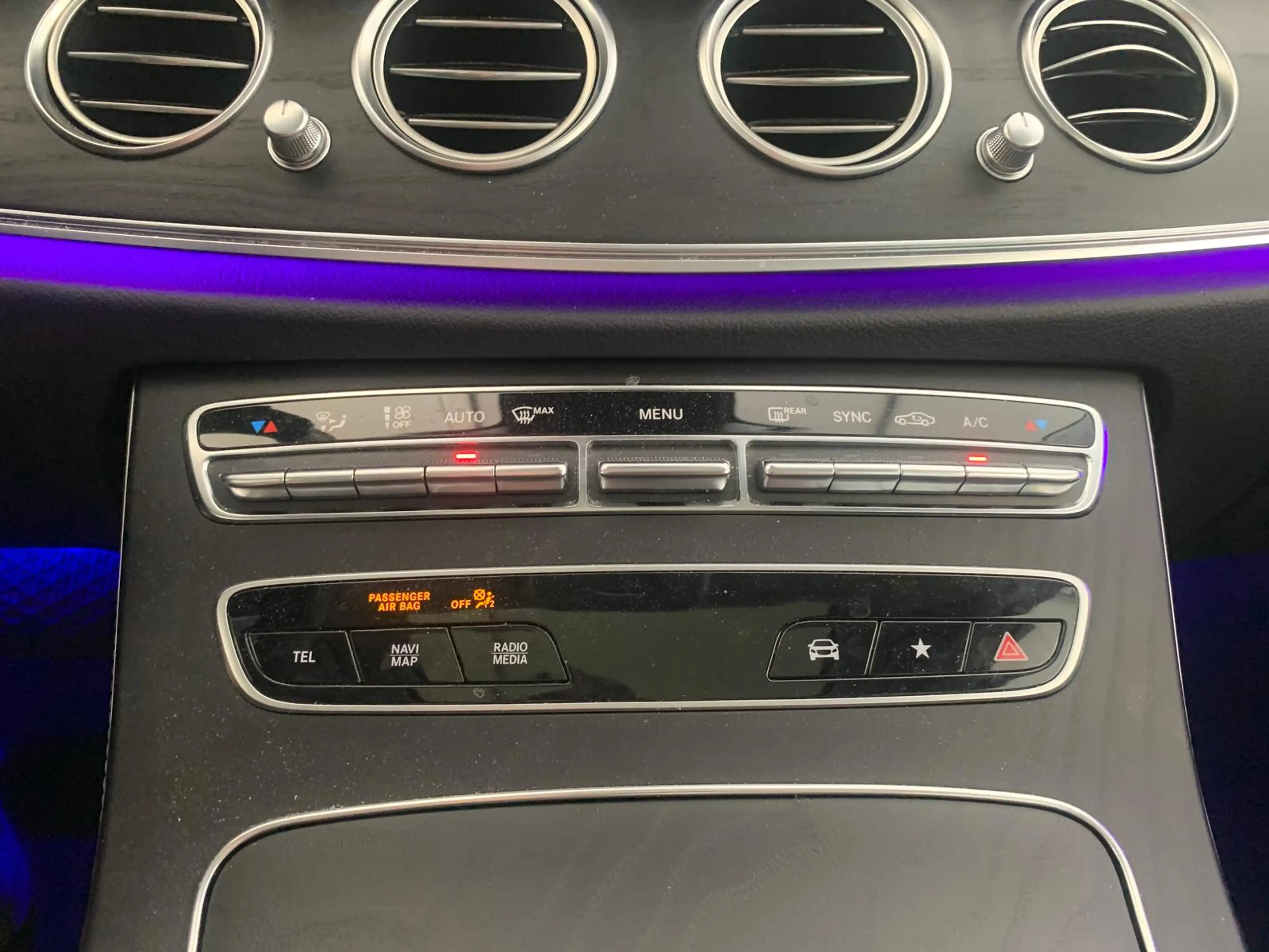 Mercedes-Benz E 400 E400 Avantgarde Voll-Leder Distr+ SiKlima Glasd. — photo 14