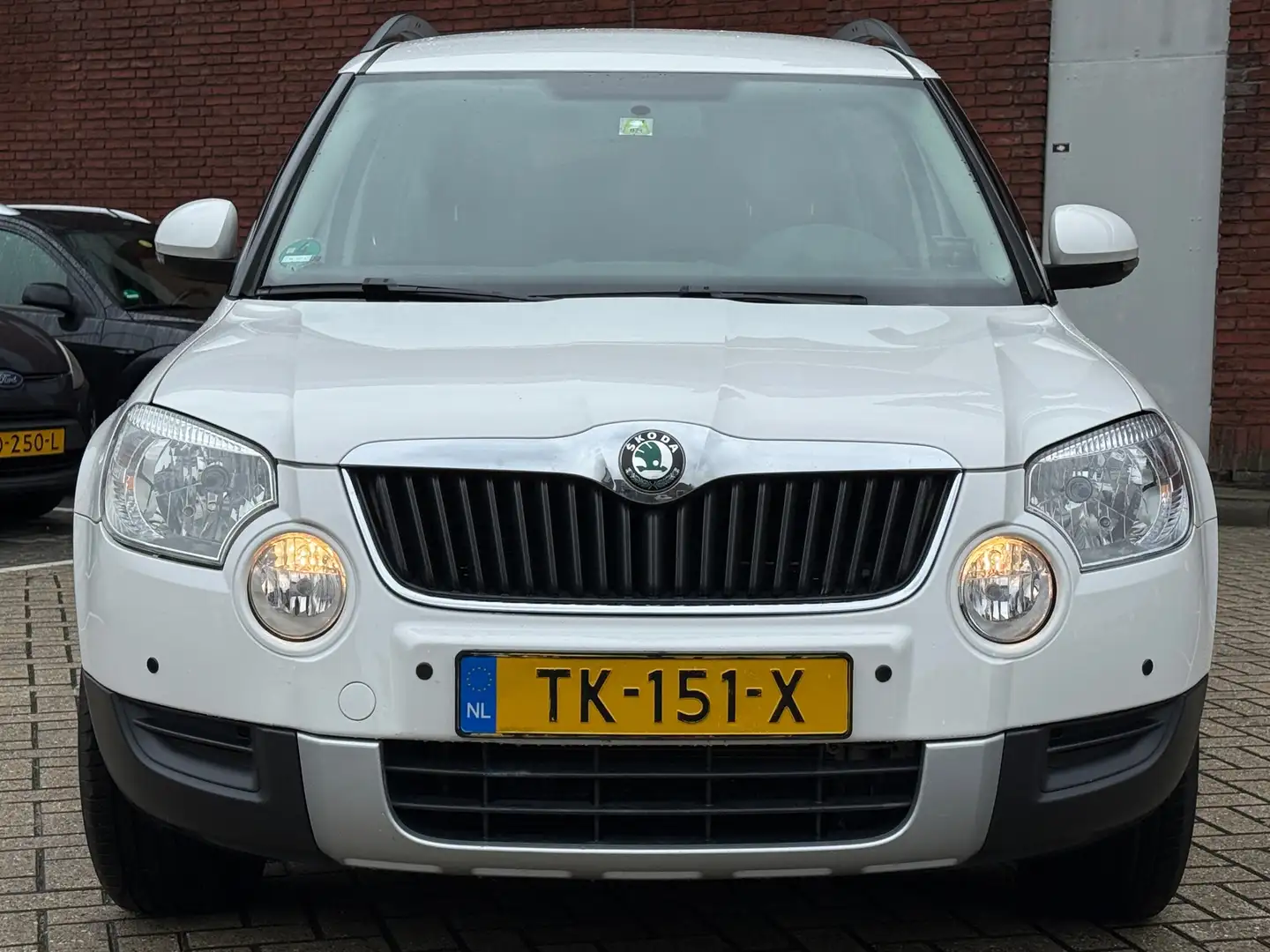 Skoda Yeti 1.2 TSI Comfort|AUTOMAAT|PDC|AIRCO|GOED-ONDERHOUDE Wit - 2