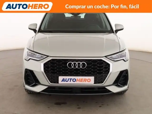 Audi Q3 view 9