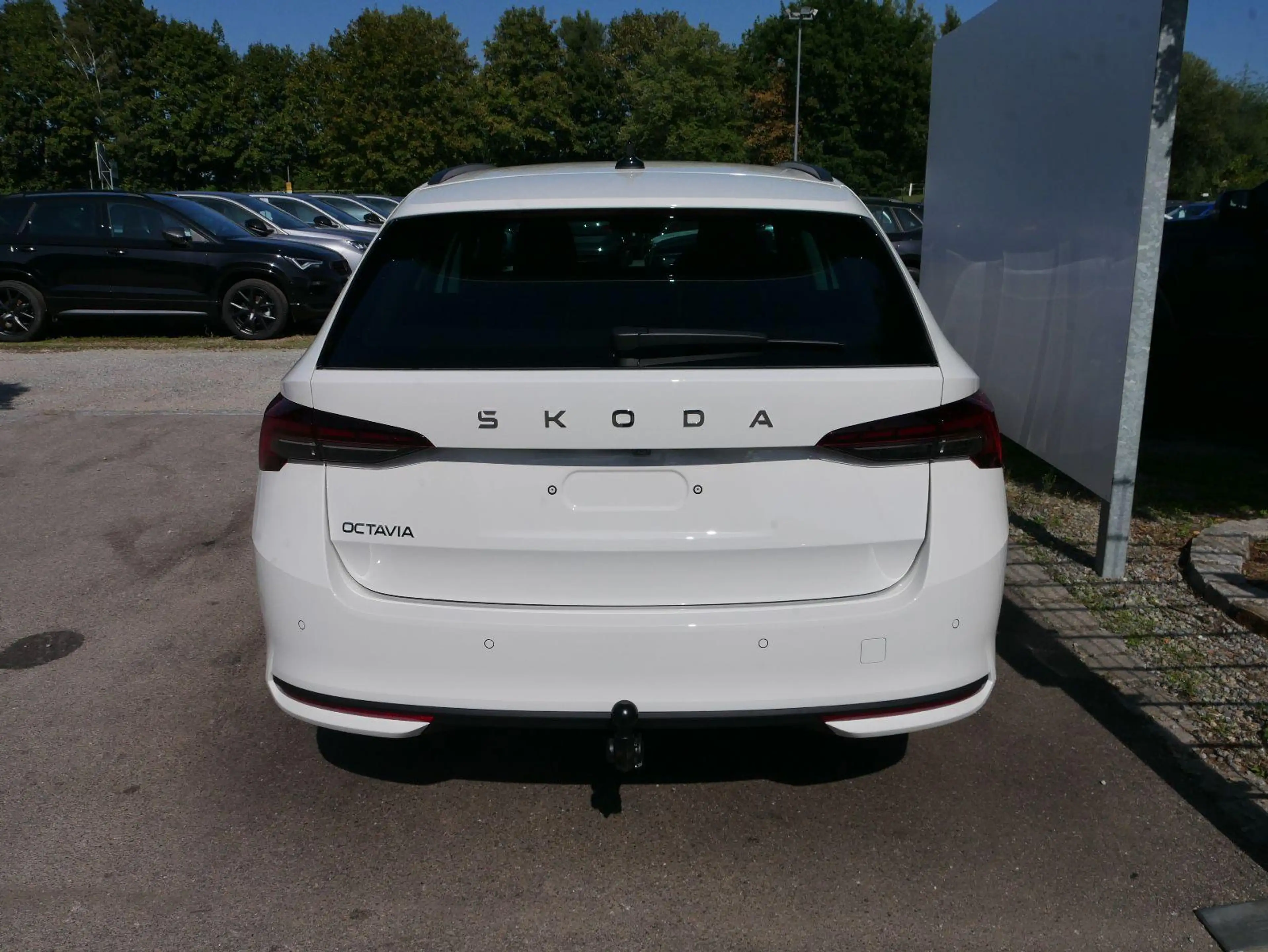 Skoda Octavia Combi Selection 2.0 TDI DSG*AHK-SCHWENKBAR*ACC*... — photo 2